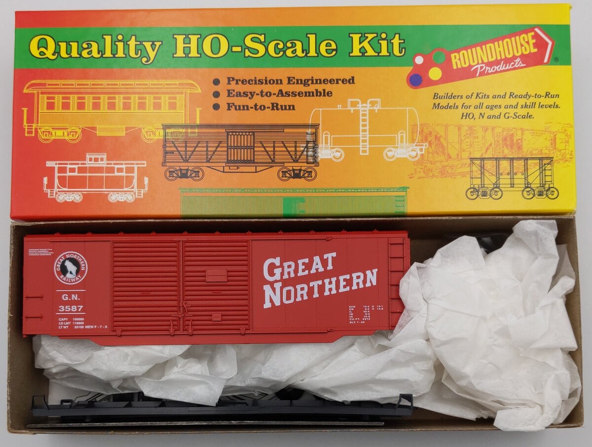 Roundhouse 77240 HO Great Northern AAR 40' Double Door Boxcar Kit