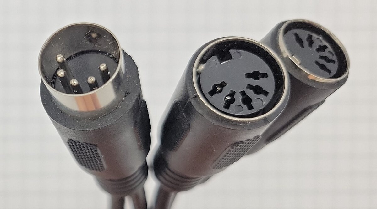 Acme DC-3Z  DC Power 1 Male Plug to 2 Female Jack Cable Splitter 2.1 x 5.5mm