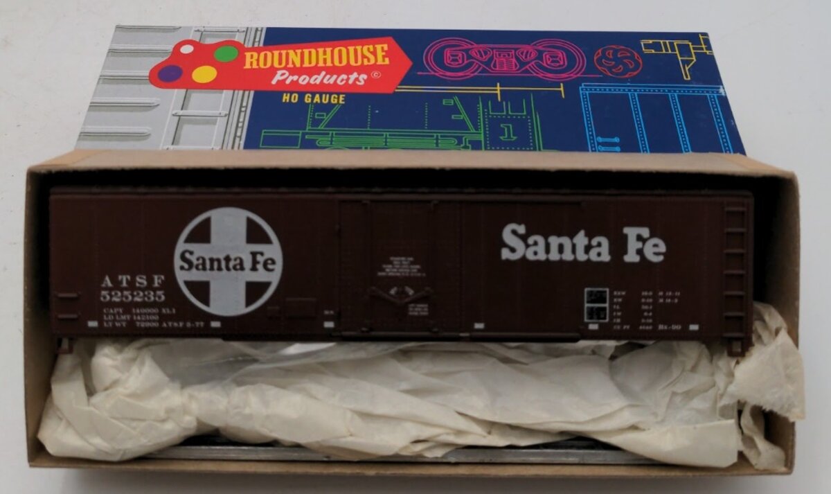 Roundhouse 1273 HO Scale Santa Fe 50'''' Plug Door Box Car # 525235 Kit