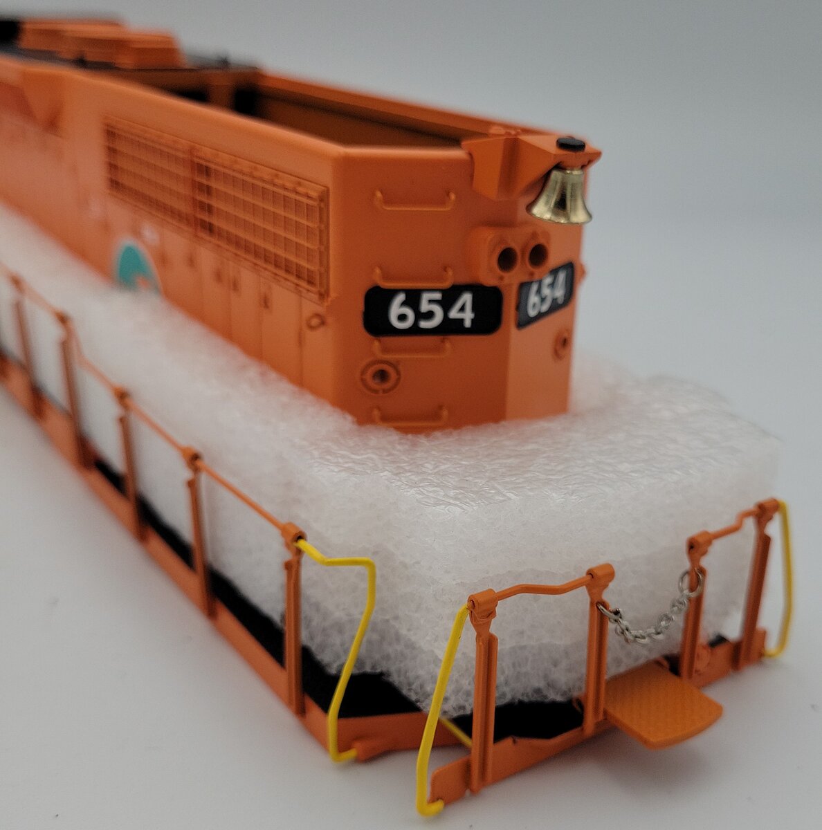 Lionel 82801-2 Elgin Joliet and Eastern SD38 Diesel Body Shell #654
