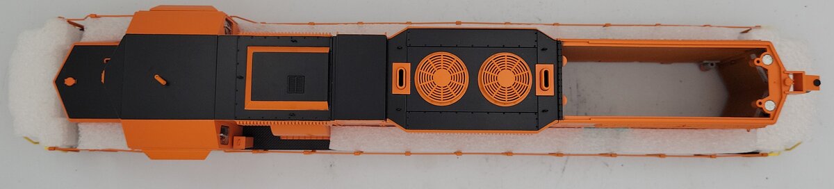 Lionel 82801-2 Elgin Joliet and Eastern SD38 Diesel Body Shell #654
