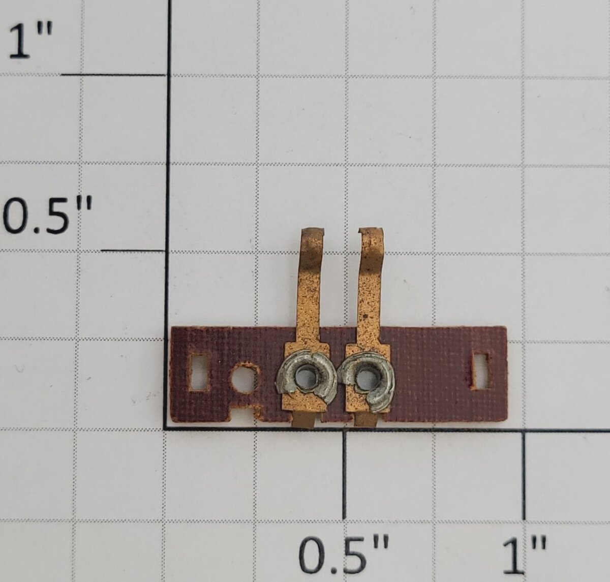 Lionel 100-46 Fiber Single 2-Finger E-Unit Contact without Wire
