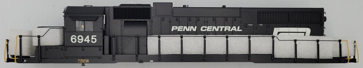 Lionel 82803-3 Penn Central SD38 Diesel Locomotive Body Shell #6945