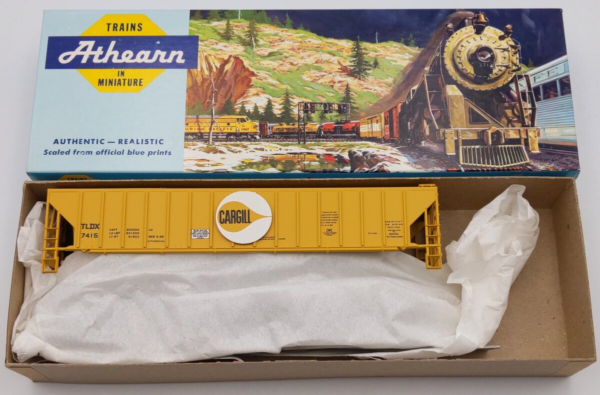 Athearn 5303 HO 54' Cargill Covered Hopper Kit