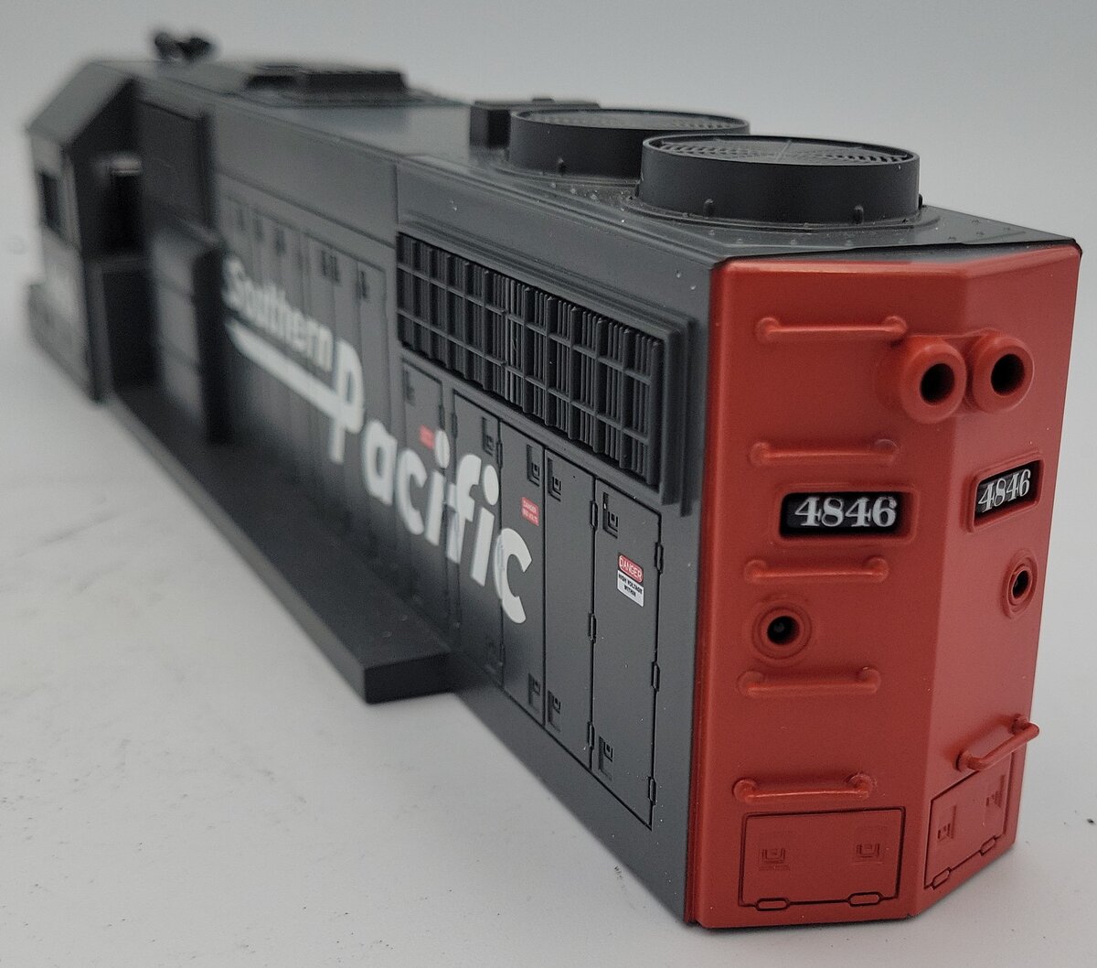 Lionel 82827-2 Southern Pacific Lionchief Plus GP38 Diesel Body Shell #4846