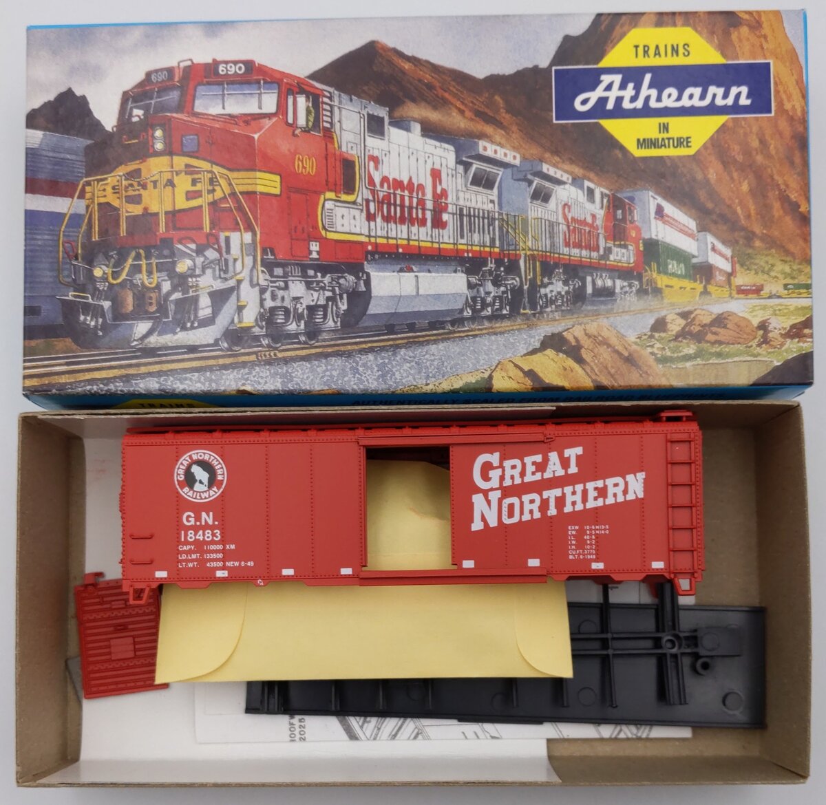 Athearn 303-1 HO Great Northern 40' Double Door Boxcar Kit