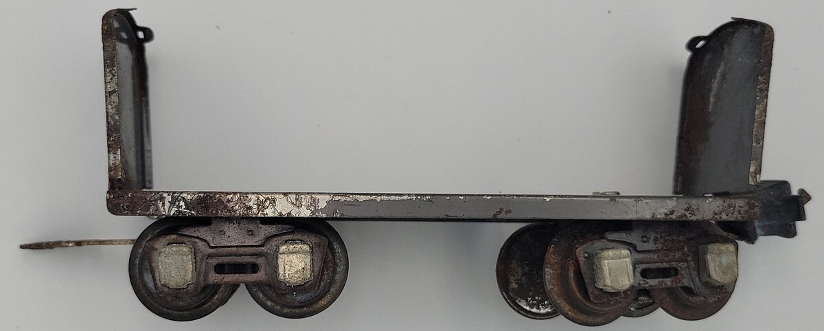 Lionel 1689T-3 O Gauge Vintage Non-Whistling Tinplate Tender Frame with Trucks