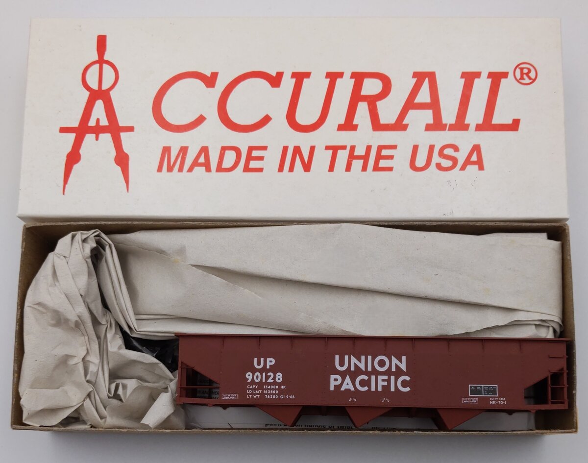 Accurail 7537.2 HO Union Pacific Modern AAR Triple Hopper Kit