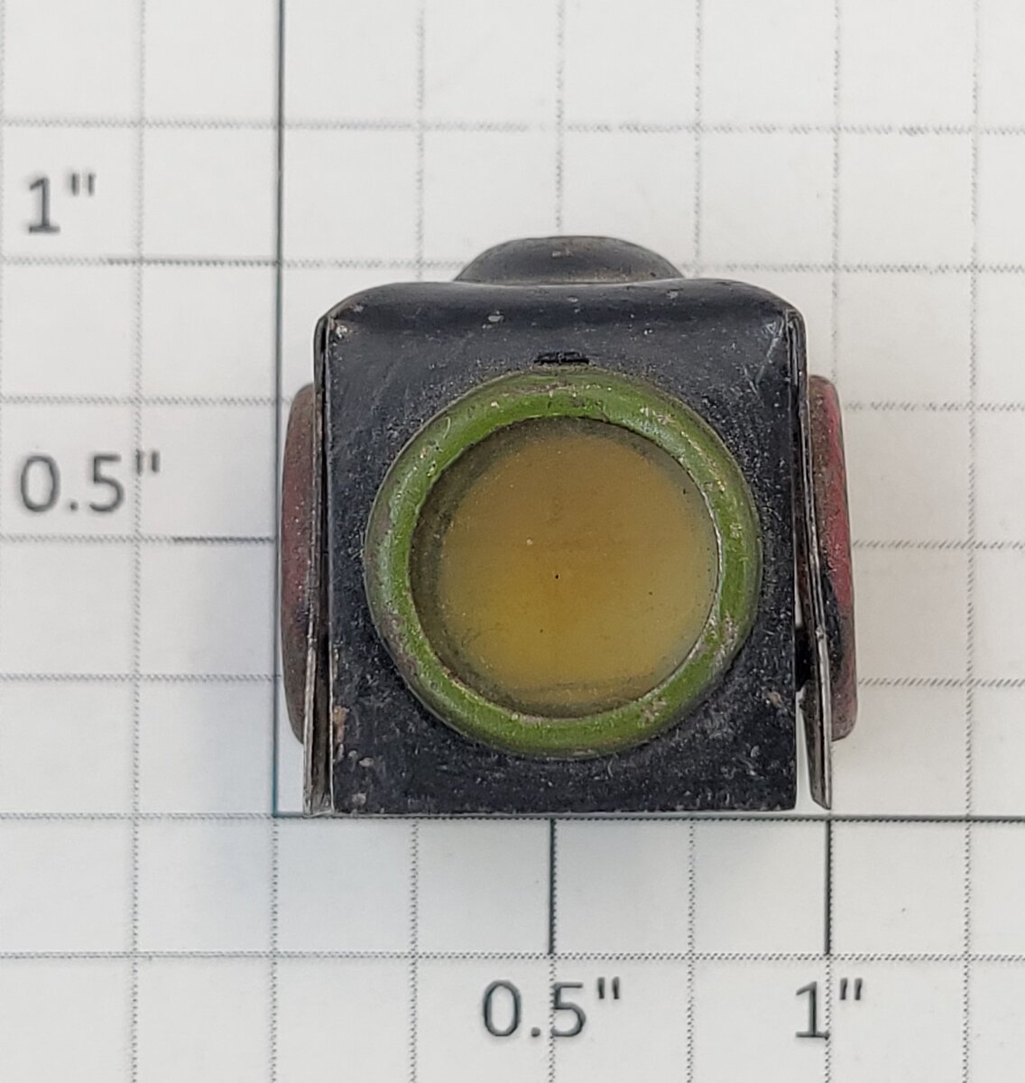 Lionel 210-10 Switch Lantern without One Green Lens
