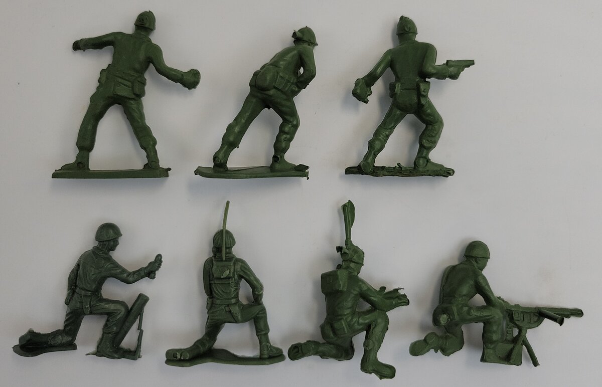 Acme 26-548 Army Man Figure Assortment (Bag of 7)