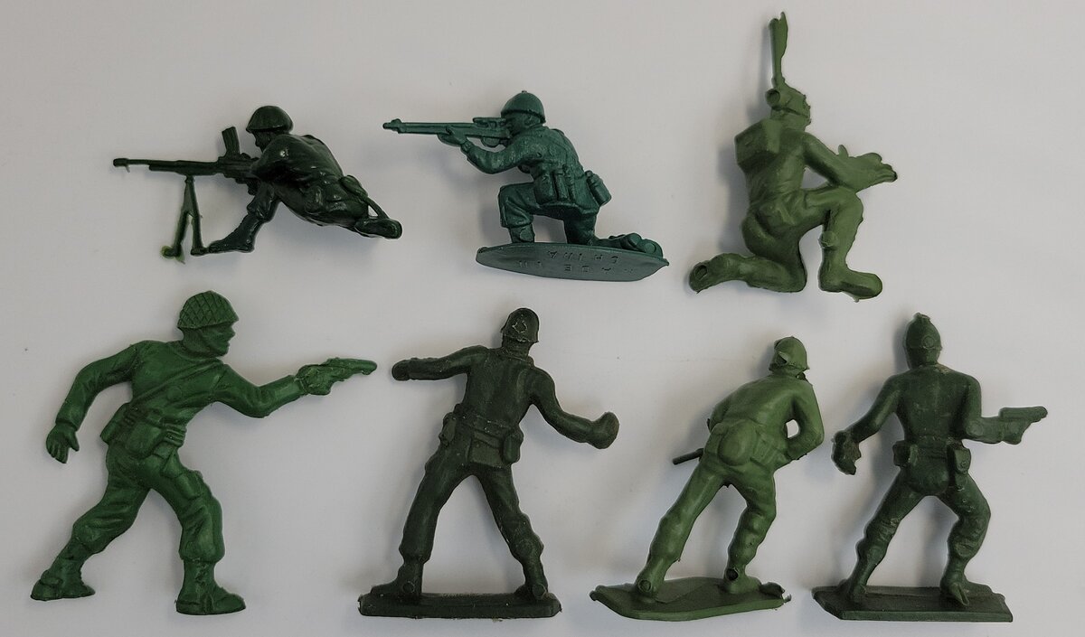 Acme 26-552 Army Man Figure Assortment (Bag of 7)