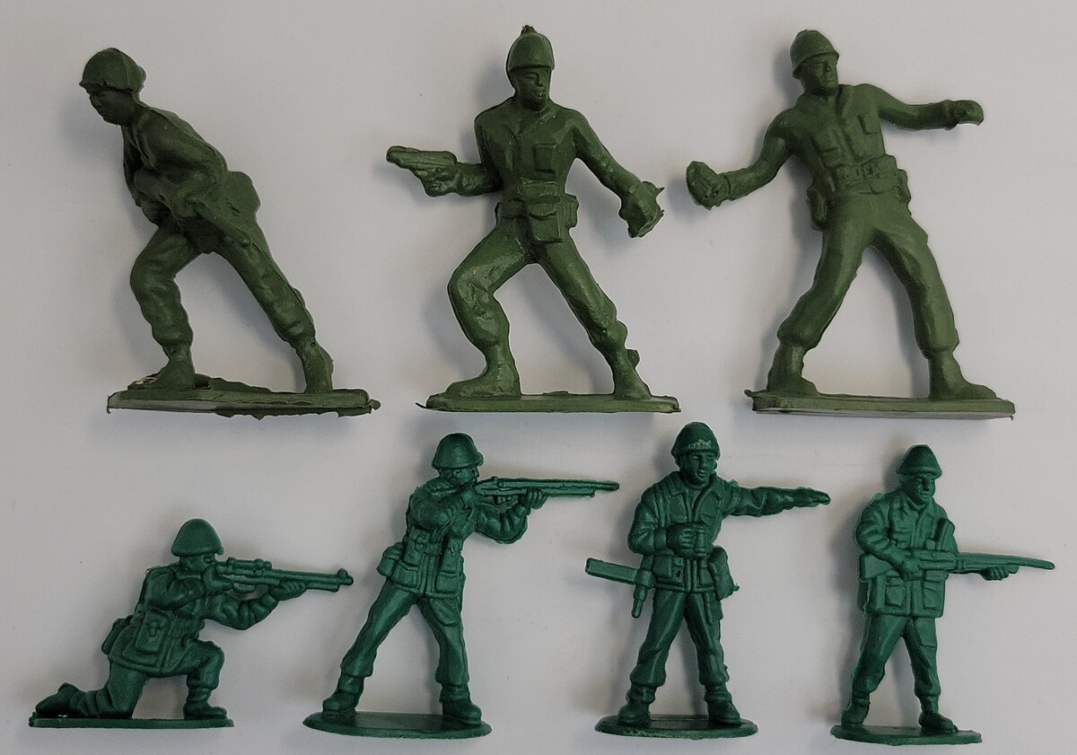Acme 26-554 Army Man Figure Assortment (Bag of 7)