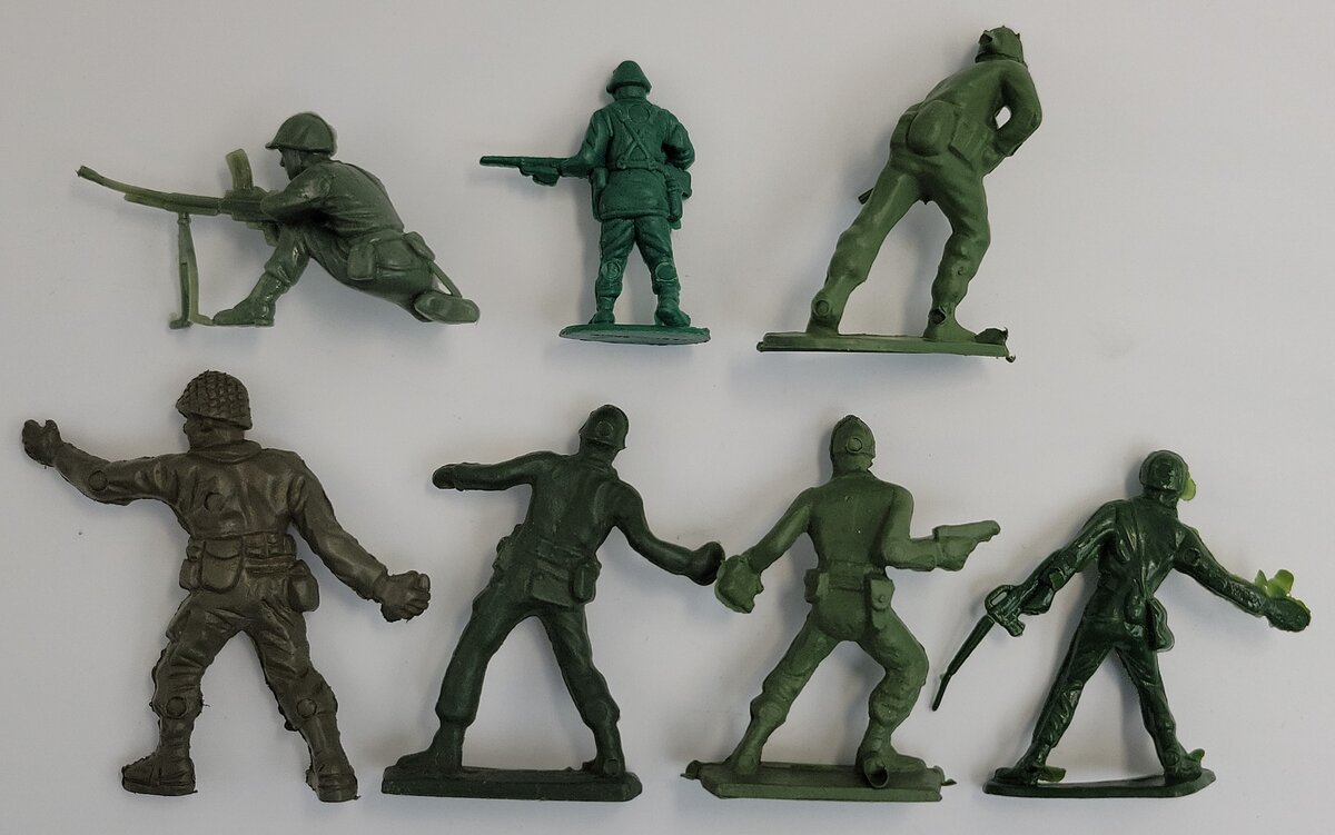 Acme 26-557 Army Man Figure Assortment (Bag of 7)
