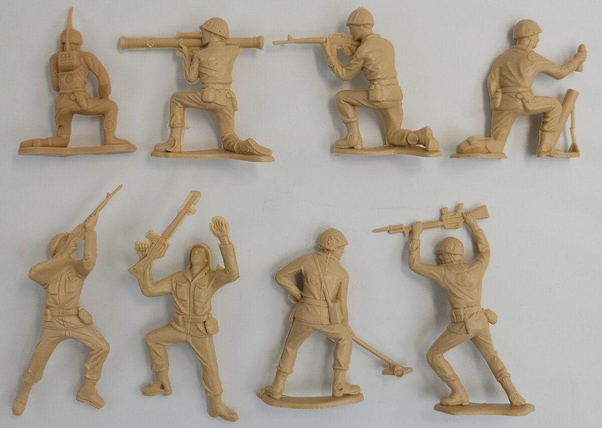Acme 26-558 Army Man Figure Assortment (Bag of 8)