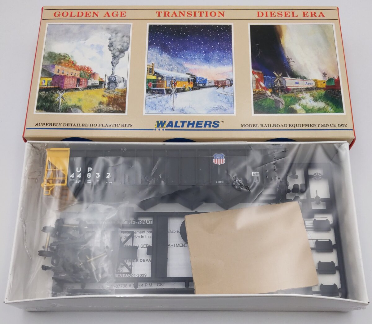 Walthers 932-4908 HO Union Pacific 100 Ton Quad Hopper Kit