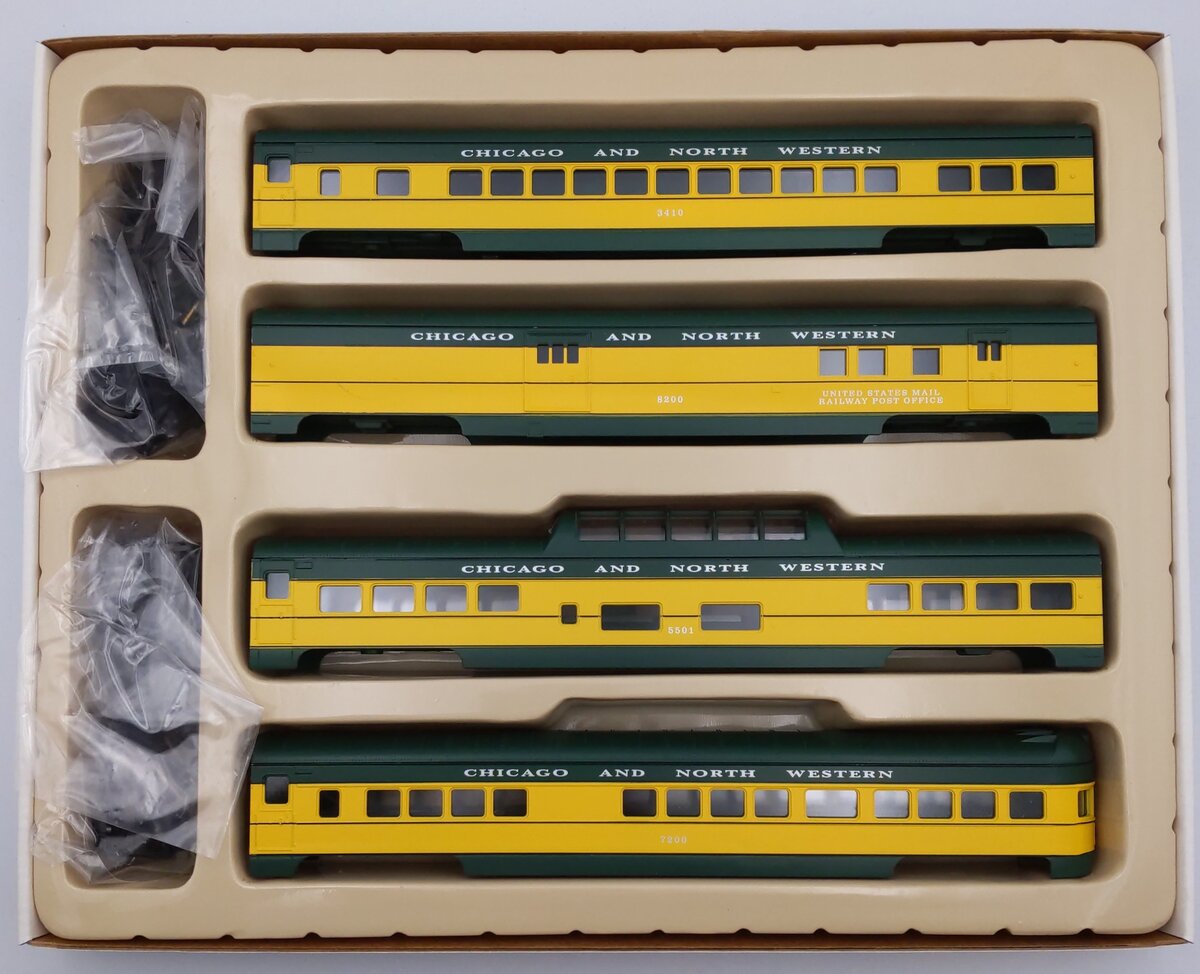 Con-Cor 0001-092016 HO Chicago & North Western Coach, RPO, Dome & OBSV Kit