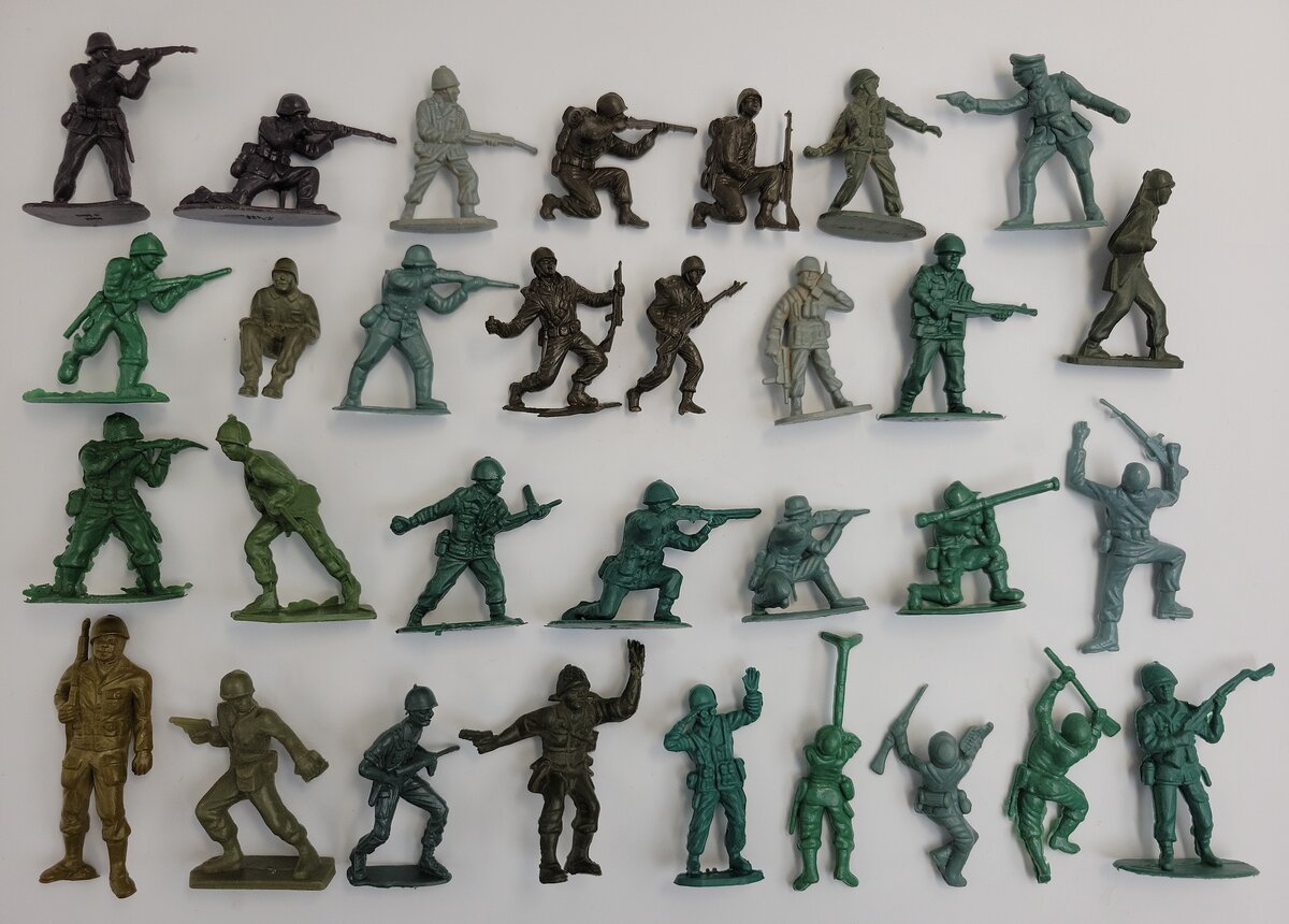 Acme 26-820 Random Army Man Figure Assortment (Bag of 31)