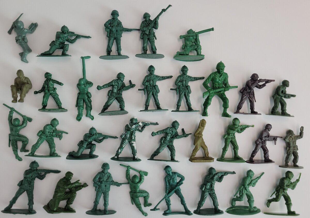 Acme 26-822 Army Man Figure Assortment (Bag of 31)