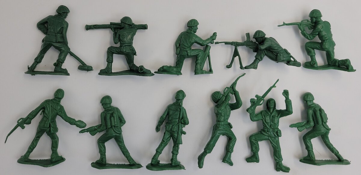 Acme 29-540 G Gauge Military Figure Assortment (Bag of 11)