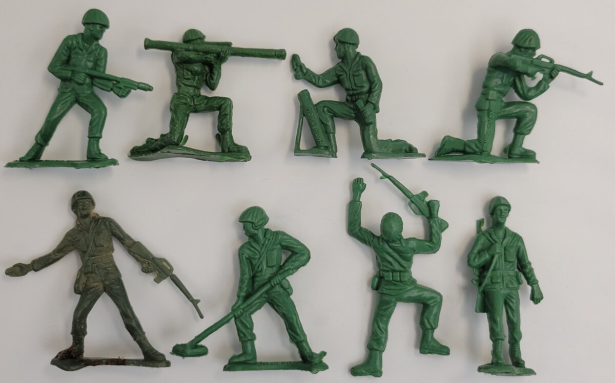 Acme 29-628 G Gauge Military Figure Assortment (Bag of 8)