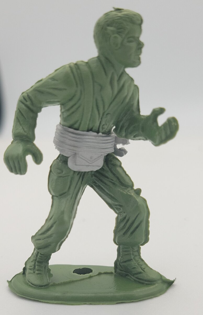 Acme 0929-10 G Scale Plastic Military Figure Assortment (Bag of 44)