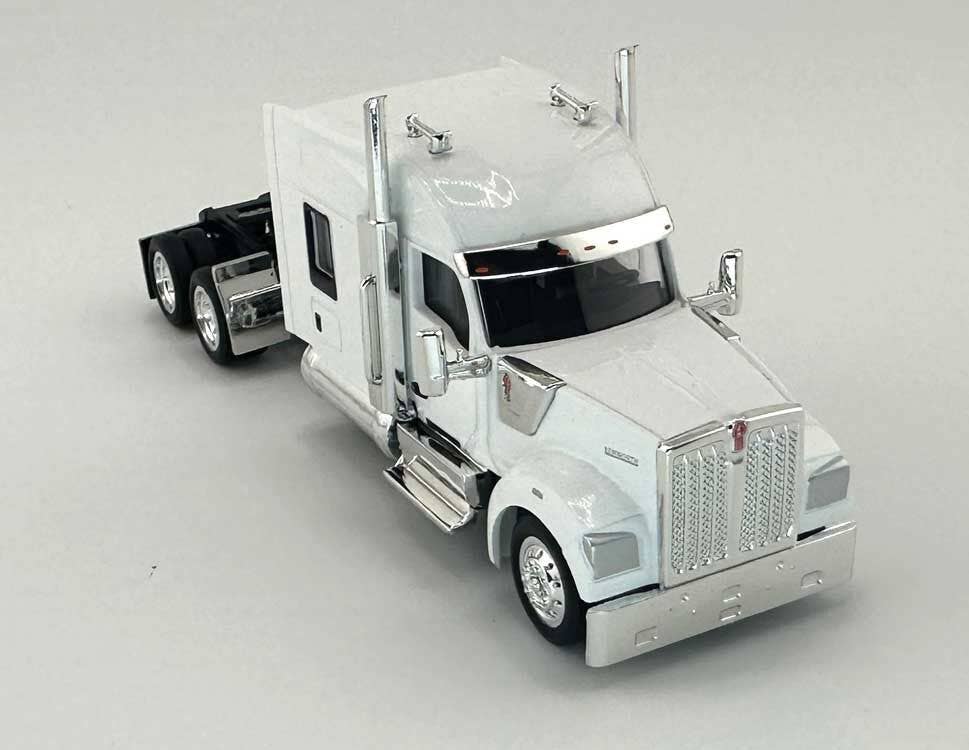 HO Logistics Replicas 990075 HO Kenworth 990 Stand-Up Sleeper-Cab Semi Tractor
