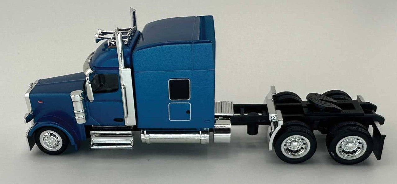 HO Logistics Replicas 589065 HO Peterbilt 589 Stand-Up Sleeper-Cab Semi Tractor