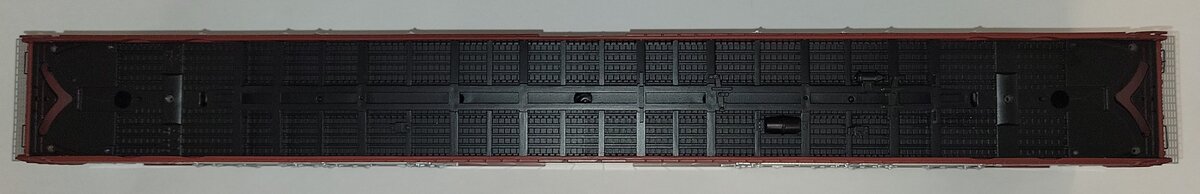 Lionel 82422-2 Pennsylvania 8-Door Hi-Cube Boxcar Body with Frame