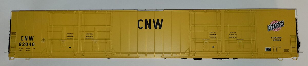 Lionel 82423-2 C&NW 8-Door Hi-Cube Boxcar Body with Frame