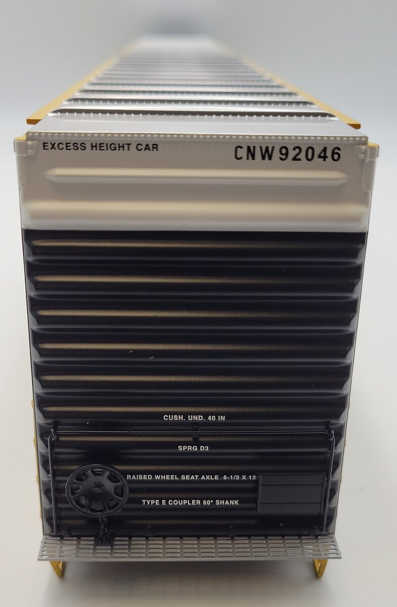 Lionel 82423-2 C&NW 8-Door Hi-Cube Boxcar Body with Frame