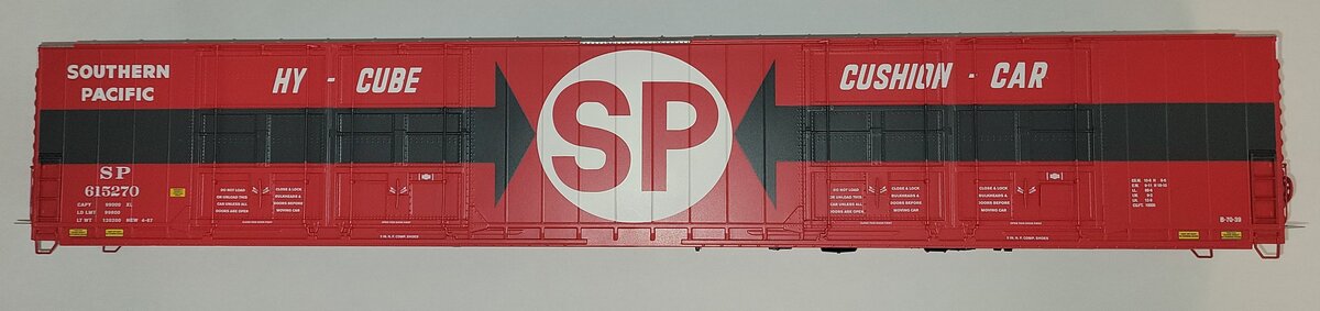Lionel 82420-2 Southern Pacific 8-Door Hi-Cube Boxcar Body with Frame