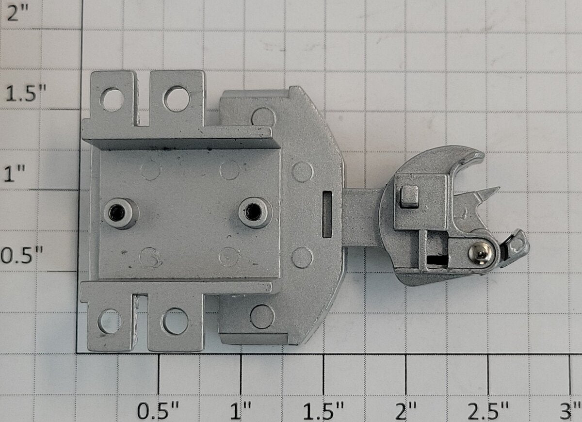 Acme 1000-159 G Scale Silver Body Mount Plastic Knuckle Coupler w/ Gearbox