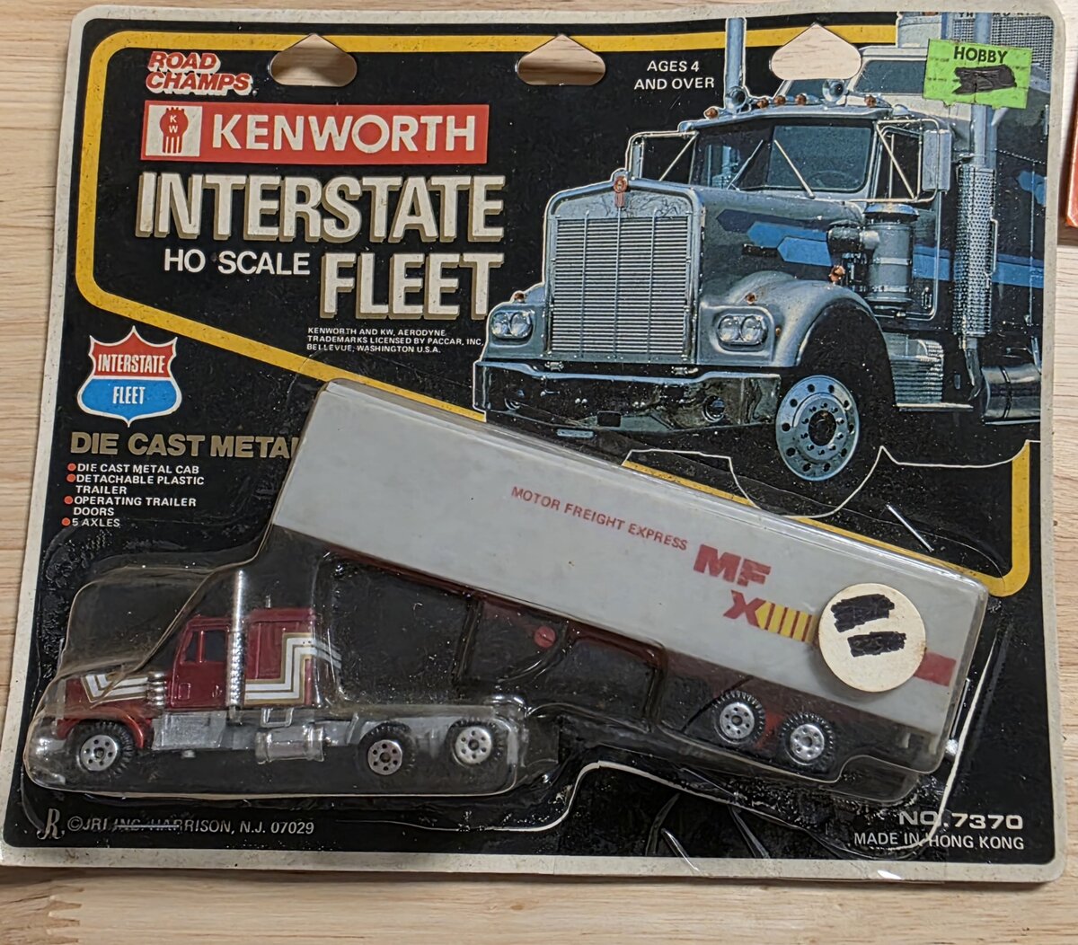 Road Champs 7370 HO Motor Freight Express Kenworth Diecast Tractor Trailer