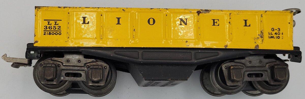 Lionel 3652-2 Yellow Dump Car for Parts or Restoration
