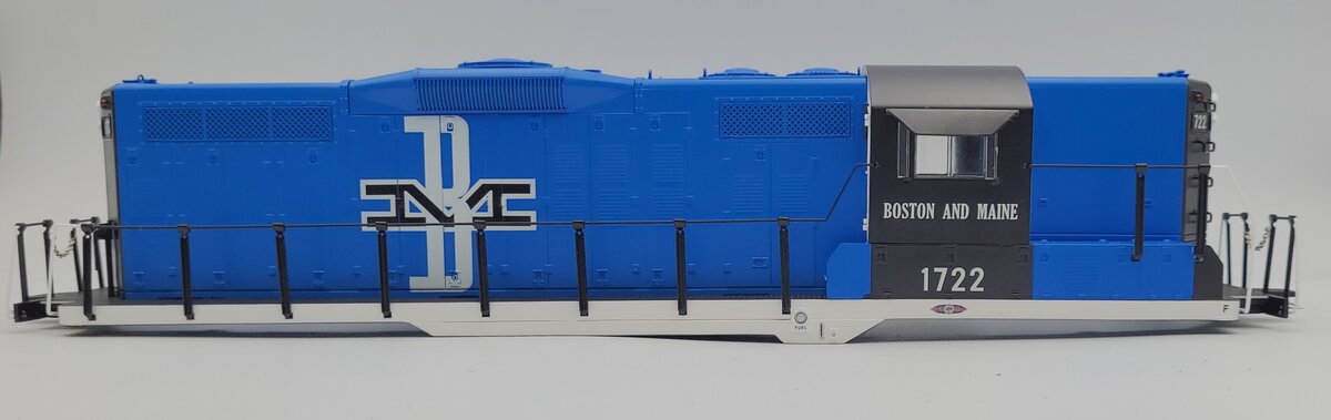 Lionel 38879-2 Blue B&M GP-9 Diesel Locomotive Body Shell #1722