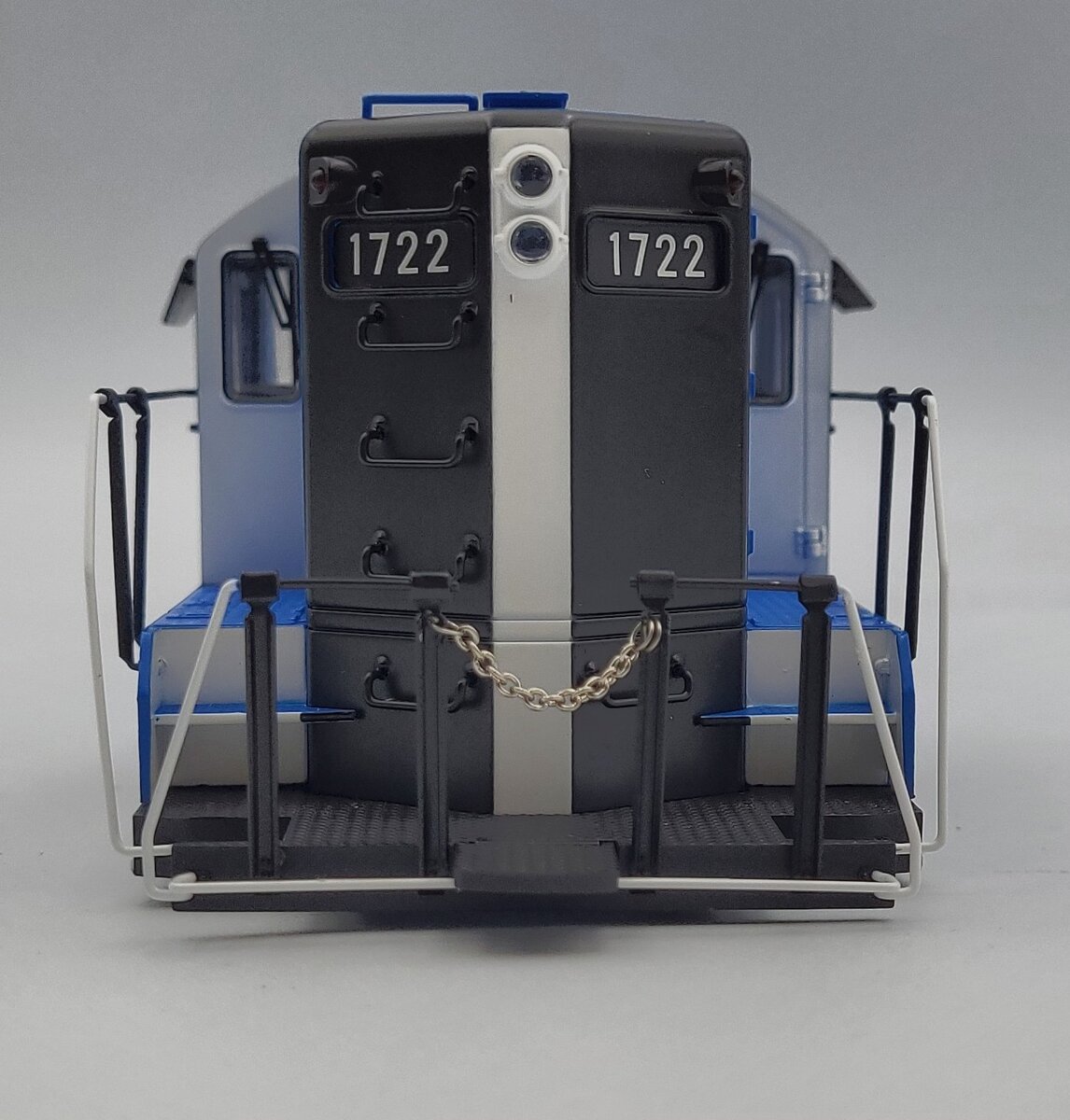 Lionel 38879-2 Blue B&M GP-9 Diesel Locomotive Body Shell #1722