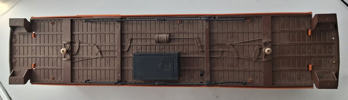Bachmann G Scale Chicago Milwaukee & ST.PAUL Baggage Combine Frame and Shell #8