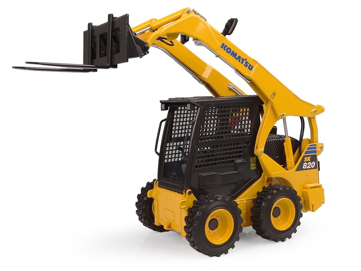Universal Hobbies 8177 1:25 Kubota SK820 Skid Steer Loader with Accessories