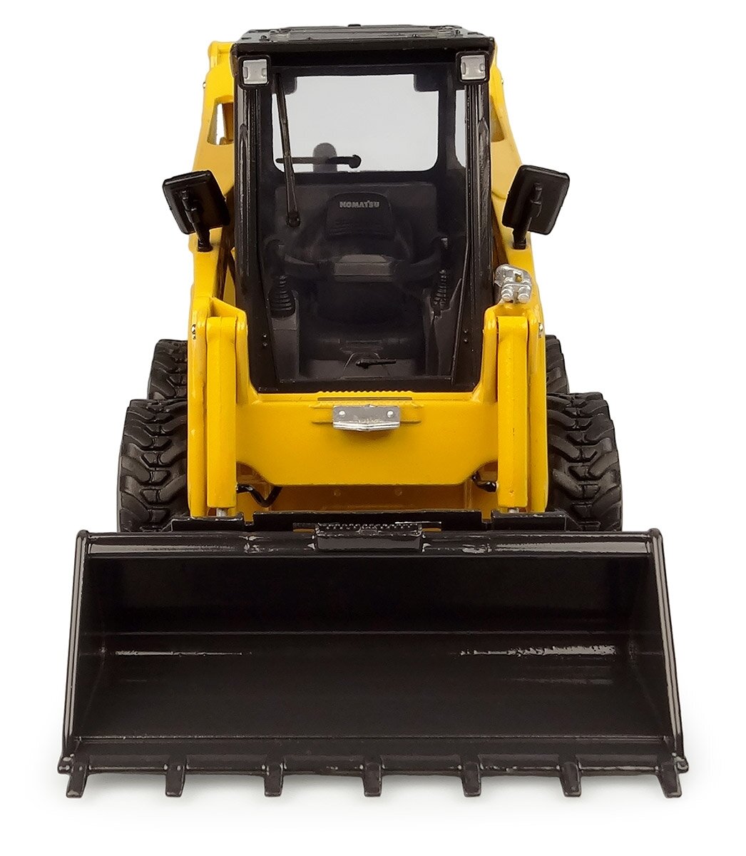Universal Hobbies 8177 1:25 Kubota SK820 Skid Steer Loader with Accessories