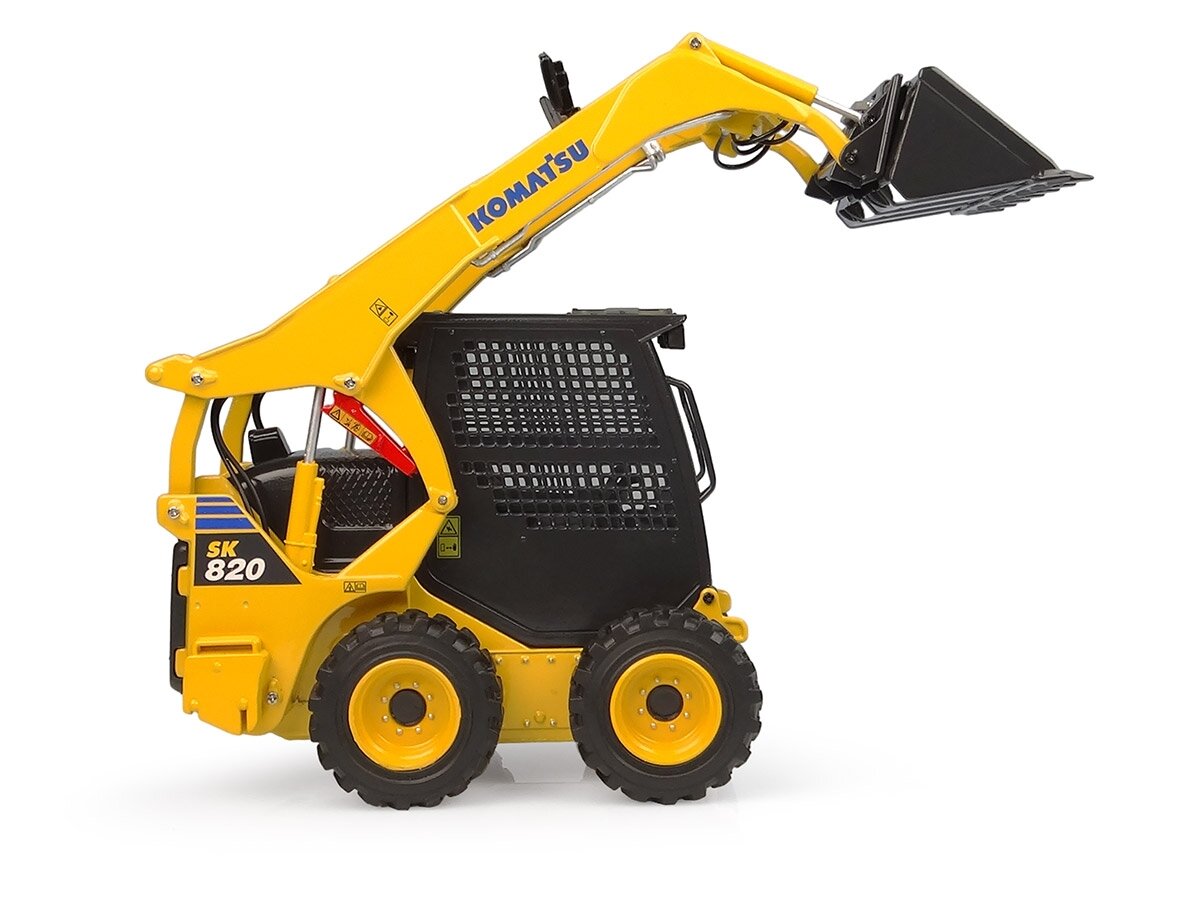 Universal Hobbies 8177 1:25 Kubota SK820 Skid Steer Loader with Accessories