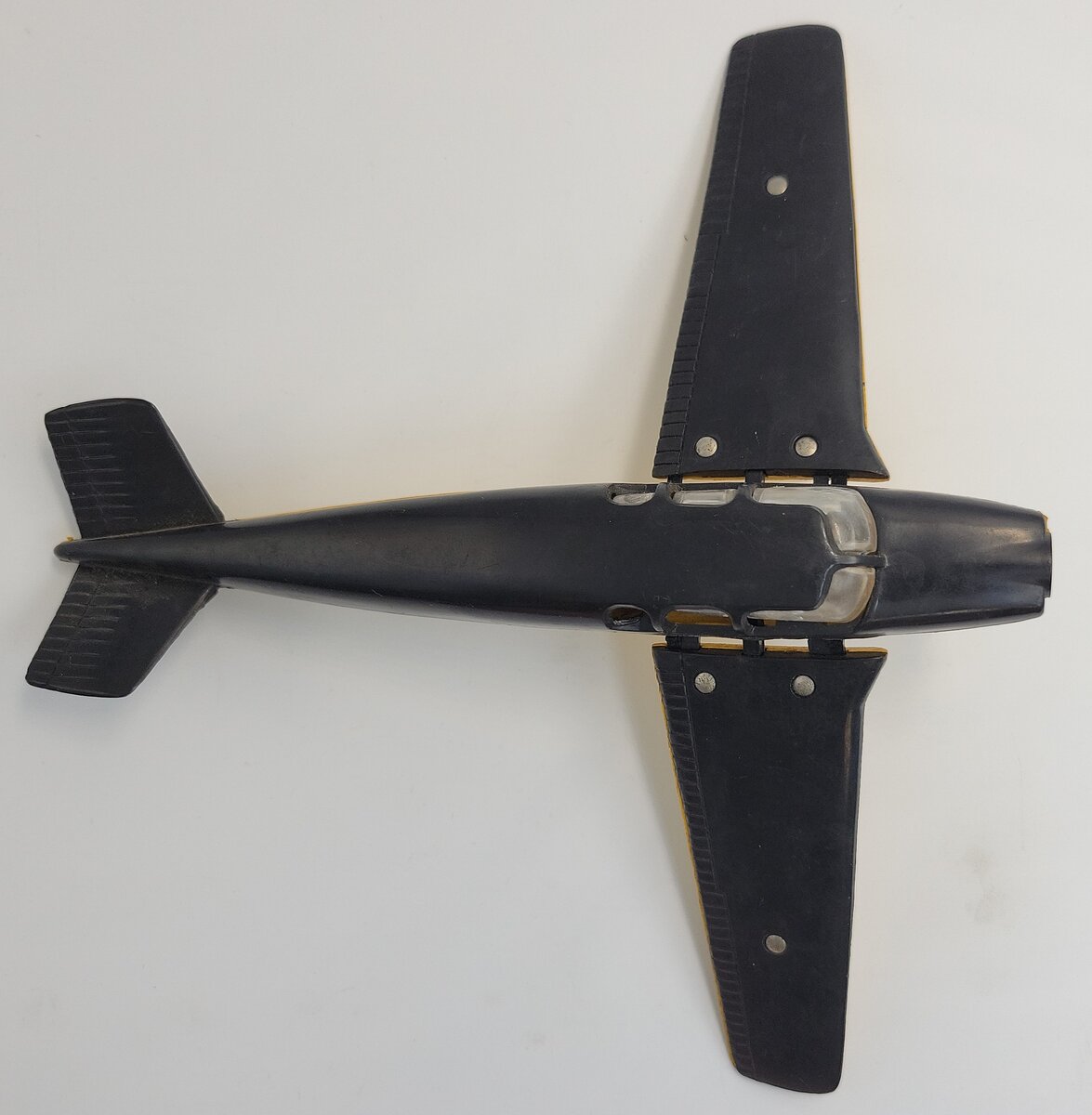 Lionel 6800-60 Black Over Yellow Airplane without Propeller