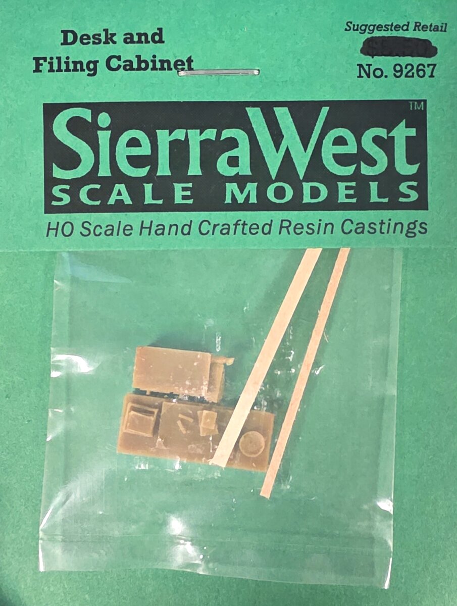 Sierra West 9267 HO Desk and Filing Cabinet Resin Casting