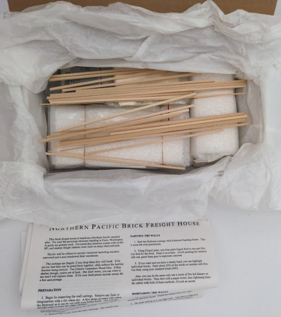 C. C. Crow 89 HO Scale Northern Pacific Pasco Freight House Building Kit