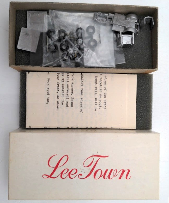 Lee Town 432-2065 HO 1930's Mack BM Tractor W/24' Single Axle Van Trailer Kit