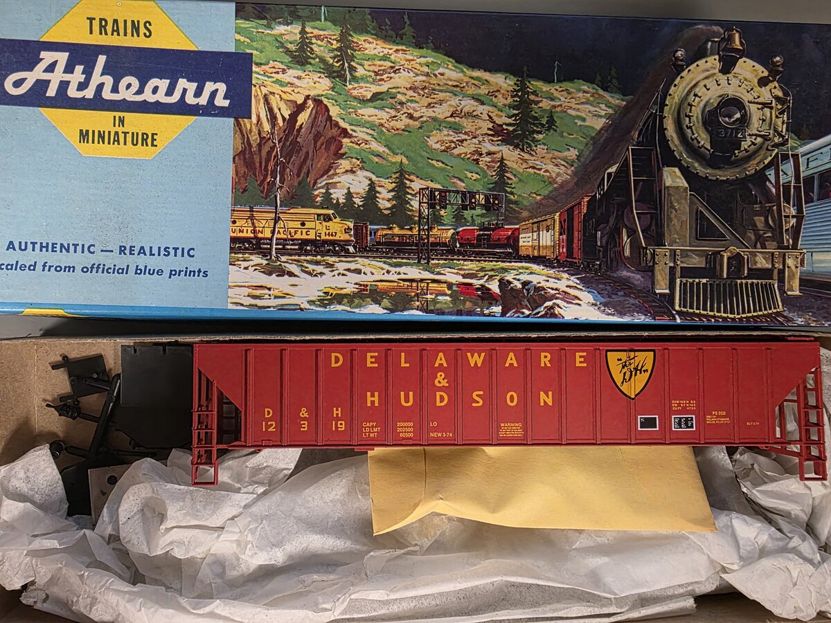 Athearn 124 Delaware & Hudson 55' Ribside Covered Hopper Building Kit