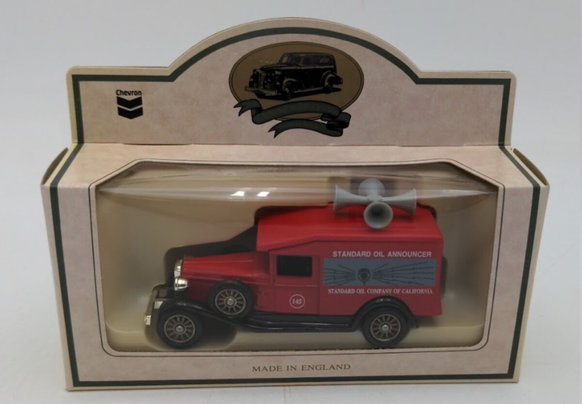 Lledo 1934 1:24 Scale Diecast Days Gone Standard Oil Announcer Car