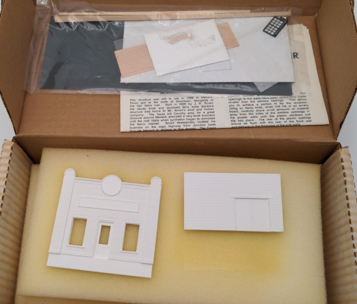Cibolo Crossing CC-8 HO Scale Menard Wool and Mohair Ceramic Structure Kit