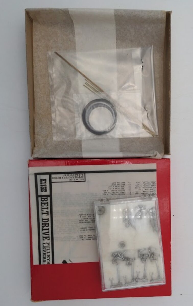 Scale Structures K113E HO Belt Drive Pulleys / Clutches / Levers & Belting Kit