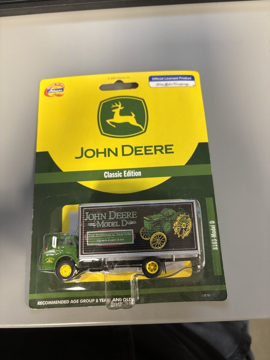 John Deere 8103 HO Model D Classic Edition