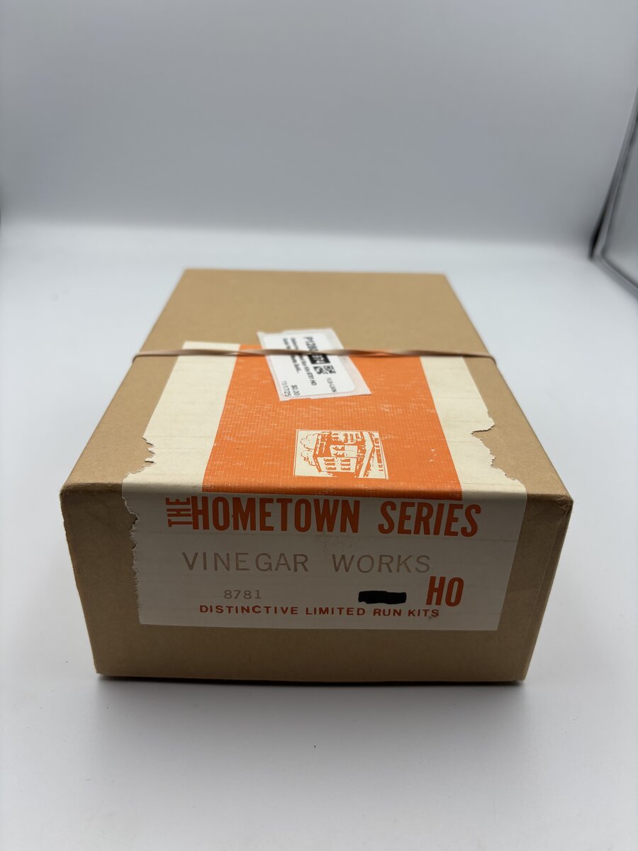 Distinctive Limited Run Kits 8781 HO Scale Vinegar Works Building Kit